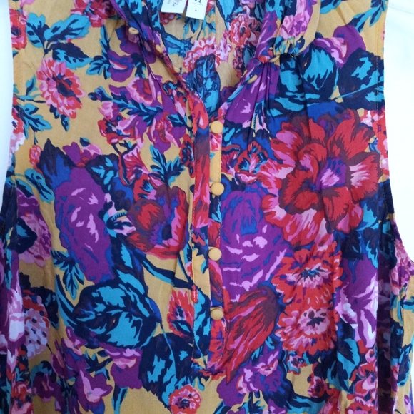 Meadow Rue by Anthropologie sleeveless button down v-neck. Gold floral S - Picture 5 of 7